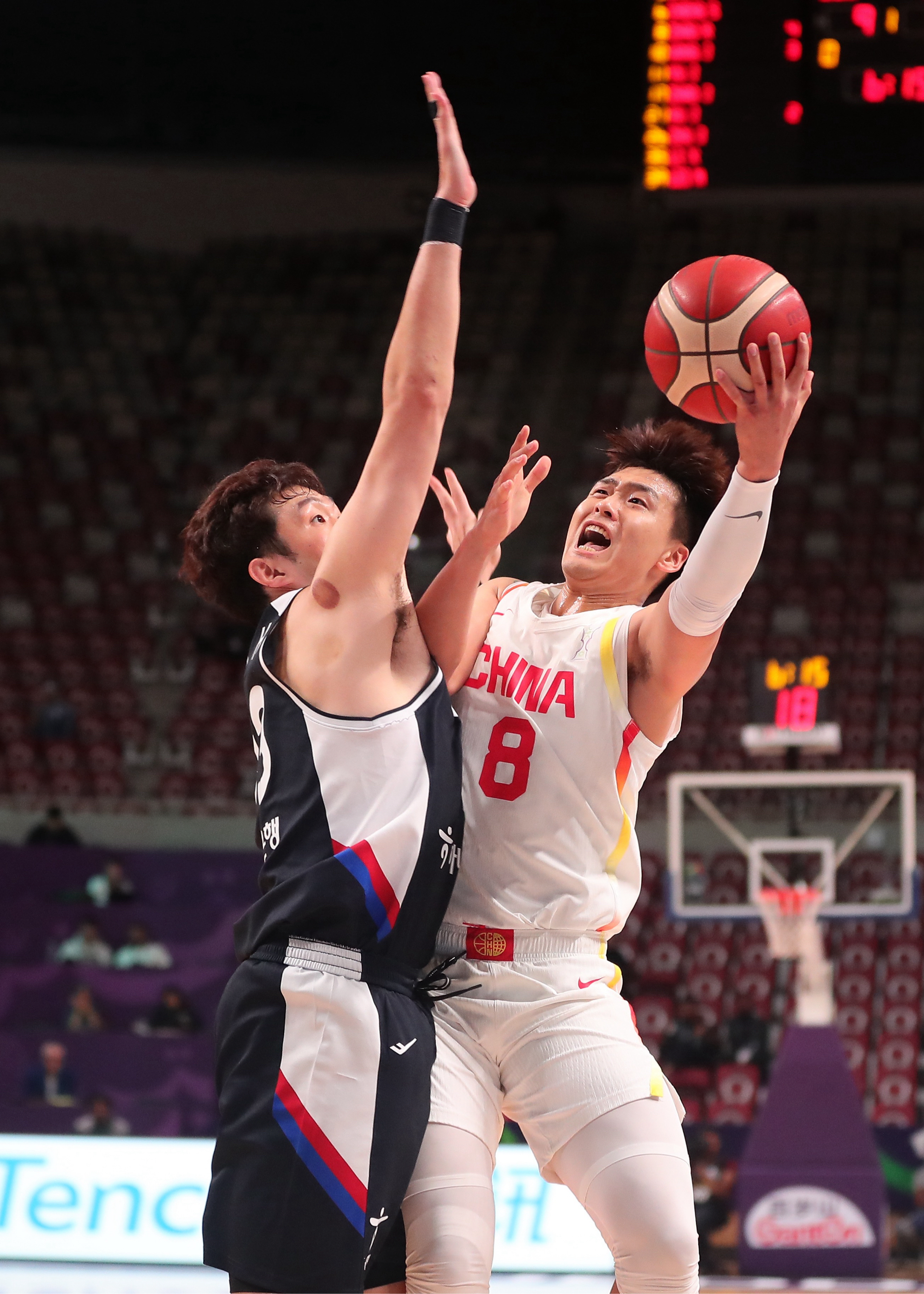 AYX SPORTS-包含今晨体能课后,曼联遗憾出局备战CBA季后赛,态度坚定,年轻球员得到机会的词条